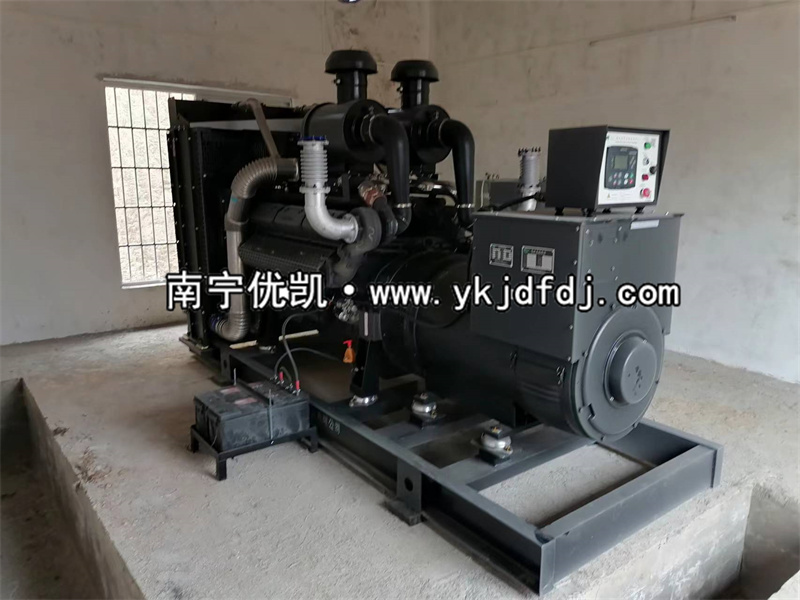 2022年12月8日，500KW上柴發(fā)電機組發(fā)貨防城港