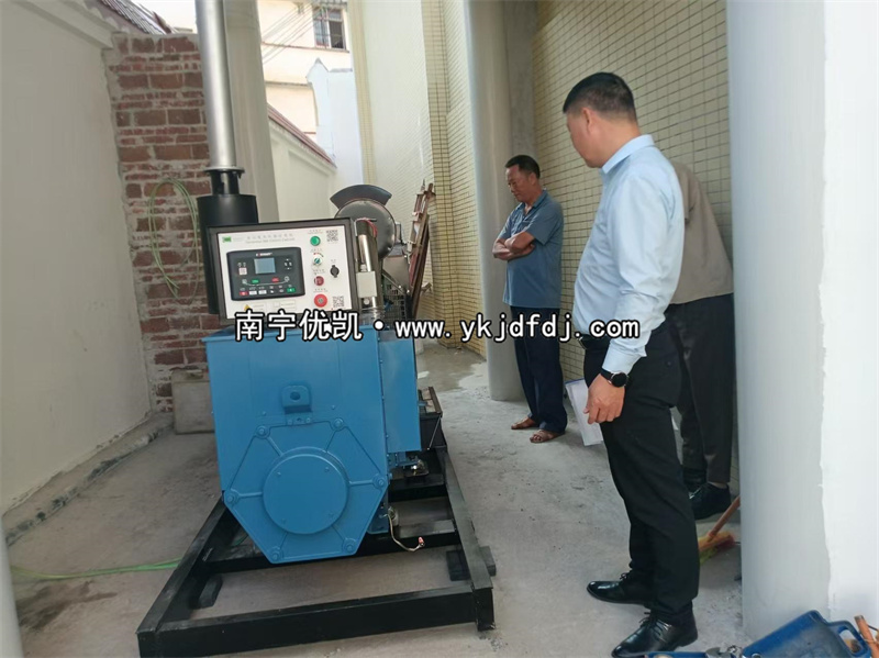 2024年10月30日，容縣項(xiàng)目200kw柴油發(fā)電機(jī)組到貨安裝調(diào)試